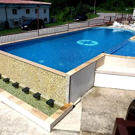 Tryavna Lake Apartment Apartmán